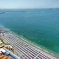 A Salerno accesso gratuito alle spiagge libere: arrivano ombrelloni comunali