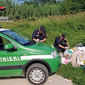 Abbandona rifiuti nell’ambiente, 600 euro di multa per un uomo di Buccino 