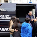 Salerno: studenti a scuola di legalità con i Carabinieri contro bullismo e botti illegali