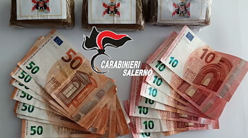 Agropoli, arrestato giovane pusher con 300 grammi di hashish e 630 euro in contanti