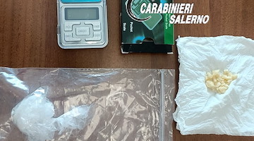 Arrestato pusher a Roccapiemonte: sequestrate dosi di crack, hashish e marijuana