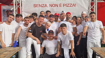 Pizza Village: Errico Porzio si classifica al primo posto per numero di pizze servite all'evento di Napoli