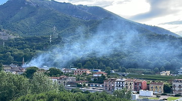 Salerno, Associazione Salute e Vita accusa: «Dalle Fonderie Pisano fumi non filtrati, aria irrespirabile»