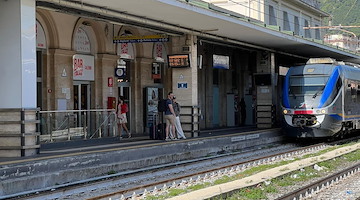 Trenitalia, corse straordinarie della metropolitana per gli incontri di calcio della Salernitana 