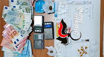 Trovato in possesso di oltre 40 grammi di droga a Salerno, 35enne arrestato per detenzione e spaccio di stupefacenti