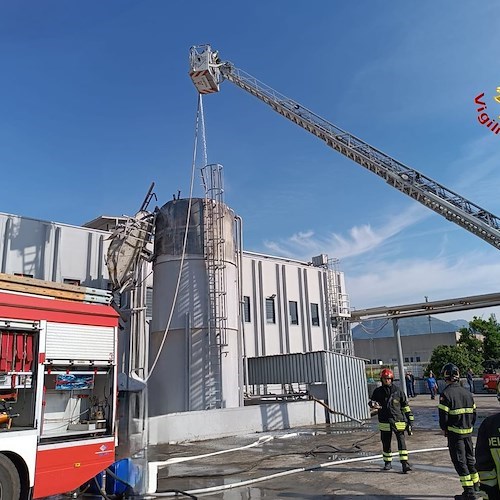 Esplosione di un silos a Salerno
